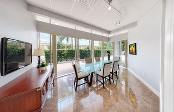 770 S Dixie Hwy, Coral Gables, FL for lease Interior Photo- Image 2 of 15