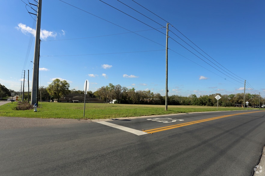 Daughtery Rd, Zephyrhills, FL à vendre - Photo principale - Image 1 de 33