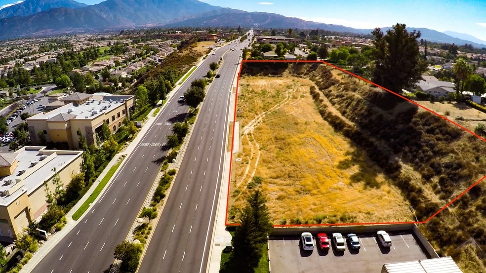 Yucaipa Blvd & 7th St, Yucaipa, CA à vendre - Photo du bâtiment - Image 2 de 11