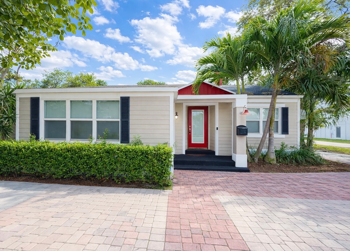 1002 NE 1st St, Pompano Beach, FL for lease Building Photo- Image 1 of 11