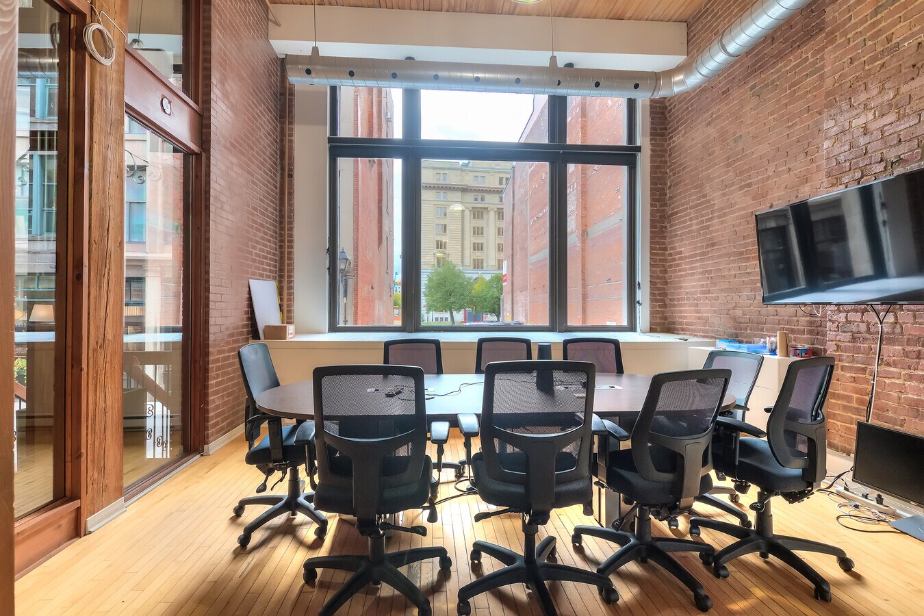 387 Rue Saint-Paul O, Montréal, QC H2Y 2A7 - Unit 201B -  - Interior Photo - Image 1 of 5