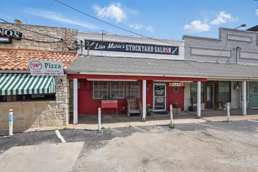 206 W McCart St, Krum, TX for sale - Building Photo - Image 2 of 34