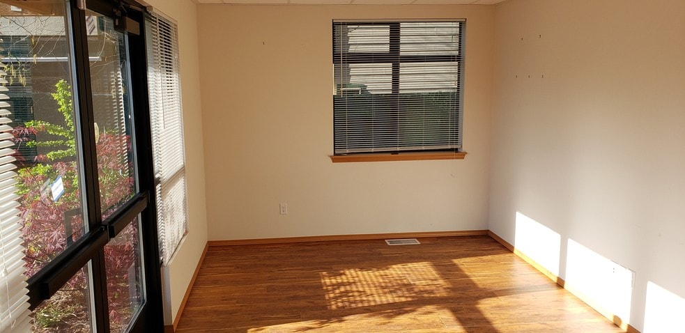 7807 Pacific Ave, Tacoma, WA à louer - Photo du bâtiment - Image 3 de 3