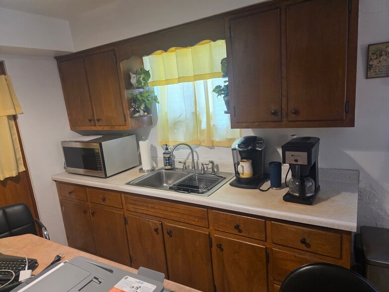 1240 S Main St, Greensburg, PA for sale - Building Photo - Image 2 of 10