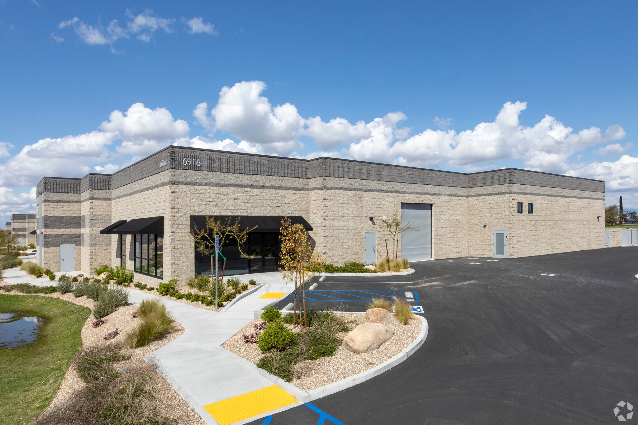 6906-6936 McCutchen Rd, Bakersfield, CA for lease Primary Photo- Image 1 of 22