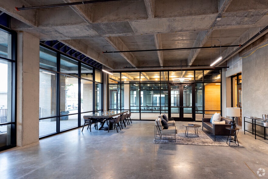 711 Broadway St, San Antonio, TX for lease - Lobby - Image 2 of 52