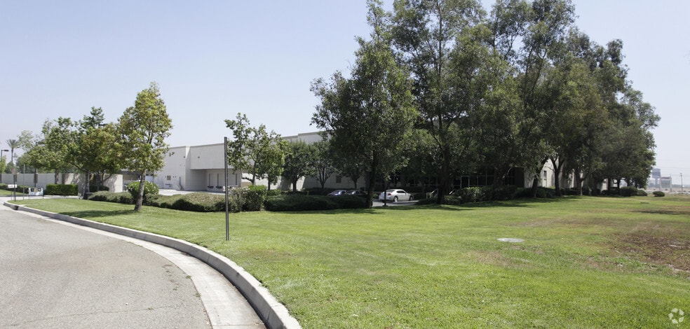 5576 Ontario Mills Pky, Ontario, CA for lease - Building Photo - Image 3 of 4