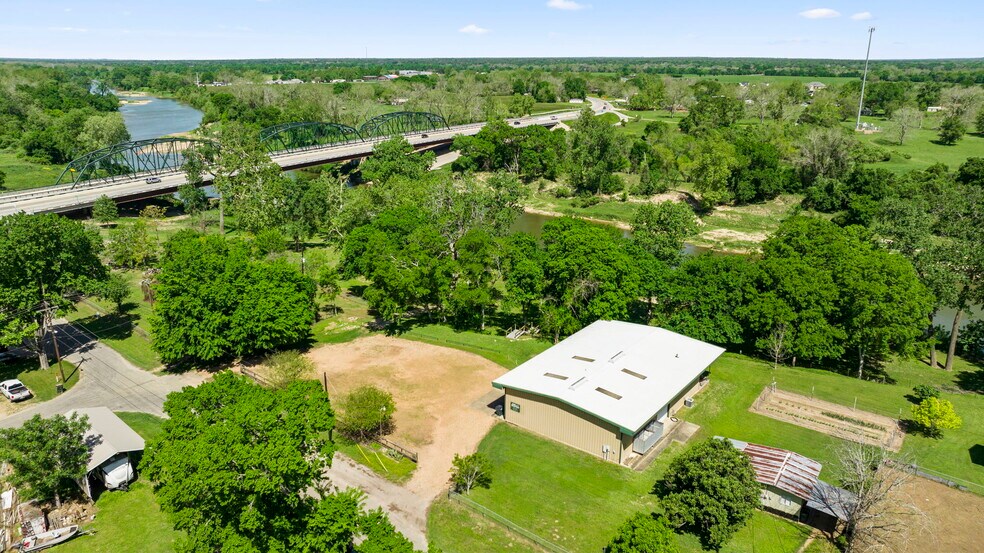 804 Robson St, Columbus, TX à vendre - Photo du bâtiment - Image 2 de 20