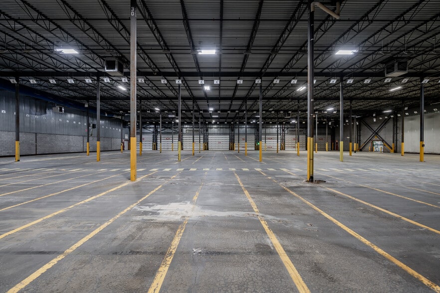 1900 Rue Dickson, Montréal, QC à louer - Photo intérieure - Image 3 de 5