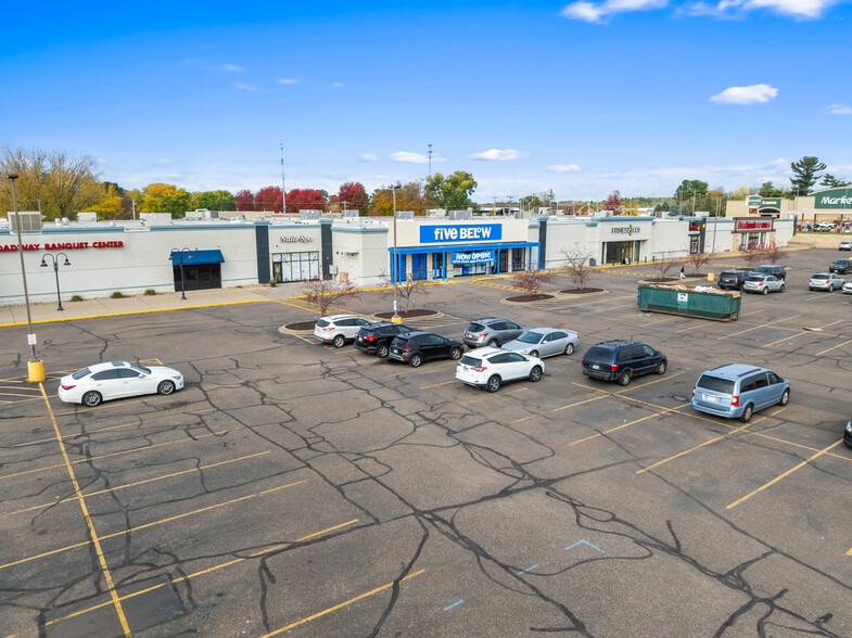 1501-1567 Broadway St N, Menomonie, WI for sale - Building Photo - Image 3 of 17