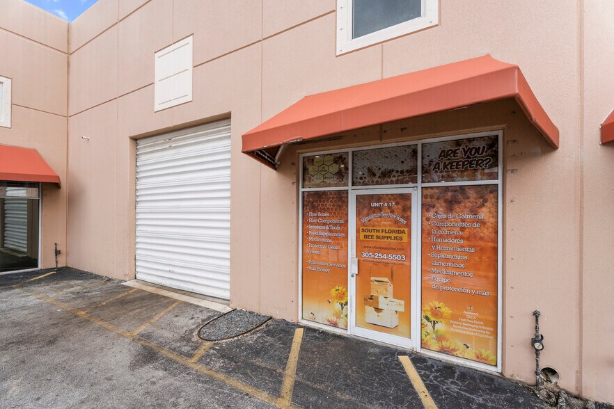 13275 SW 136th St, Miami, FL à vendre - Photo du bâtiment - Image 3 de 16