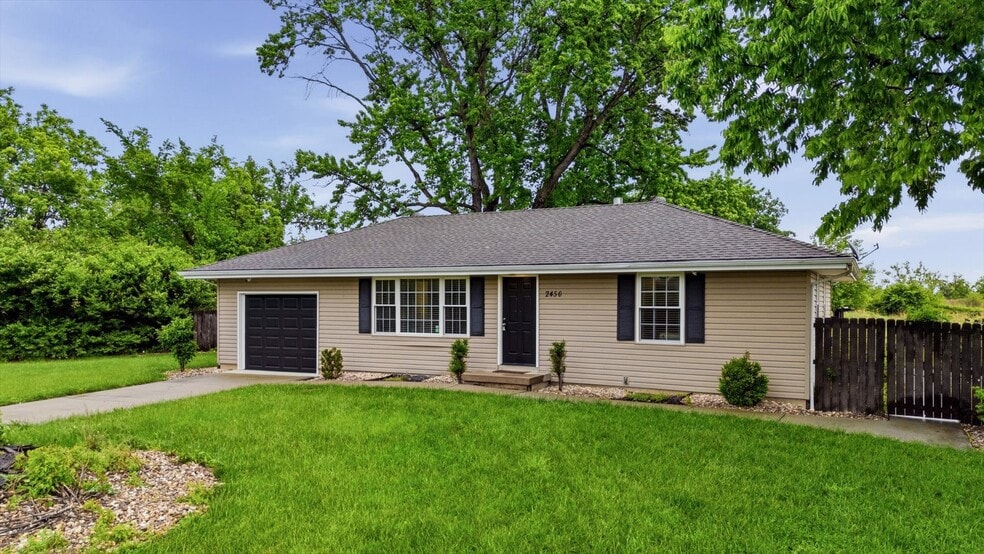 2450 NW Lowenstein Dr, Lee's Summit, MO for sale - Building Photo - Image 2 of 60