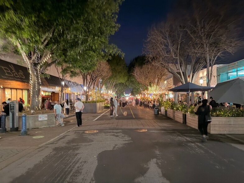 2030-2050 Broadway St, Redwood City, CA à vendre - Photo du bâtiment - Image 3 de 9