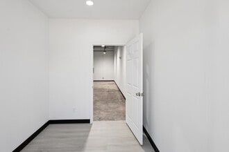 1105 Colorado Ln, Arlington, TX for lease Interior Photo- Image 2 of 11