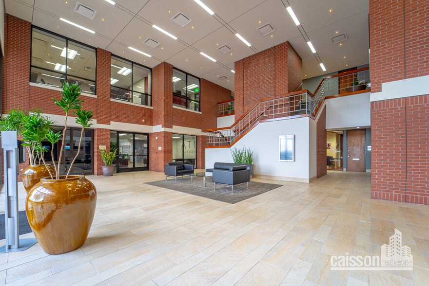 14607 San Pedro Ave, San Antonio, TX for lease - Building Photo - Image 3 of 17