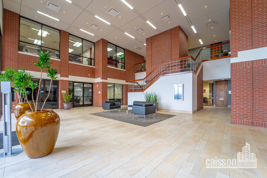 14607 San Pedro Ave, San Antonio, TX à louer - Photo du bâtiment - Image 3 de 17