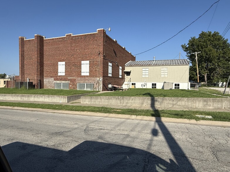 908 W Main St, Blue Springs, MO for sale - Building Photo - Image 3 of 3