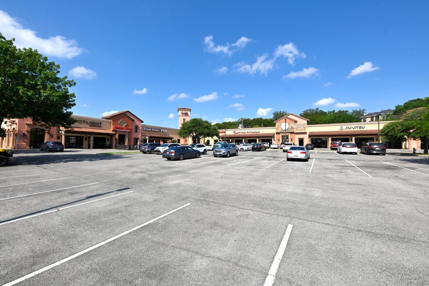 16535 Huebner Rd, San Antonio, TX for lease - Building Photo - Image 3 of 6