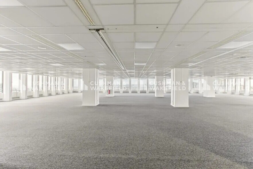 Office in Puteaux for sale - Interior Photo - Image 1 of 11