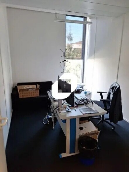 Office in Pessac for lease - Interior Photo - Image 2 of 14