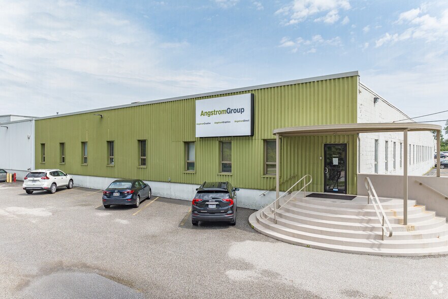 4437 E 49th St, Cleveland, OH à louer - Photo du bâtiment - Image 1 de 26