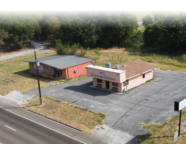 Plus de détails pour 304 Main Street, Calvert, TX - Commerce de détail à vendre