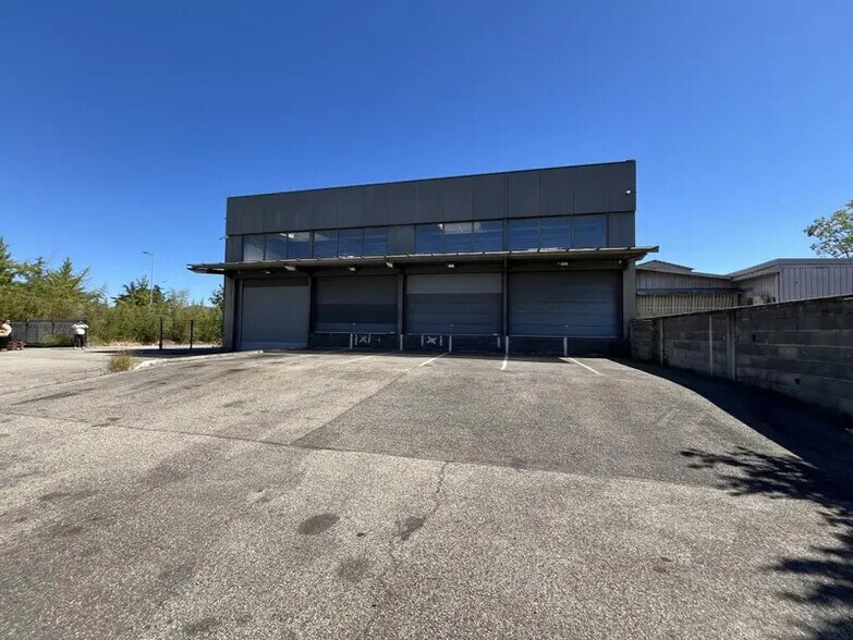 7 Rue Michel Jacquet, Saint-Priest for lease - Building Photo - Image 2 of 7