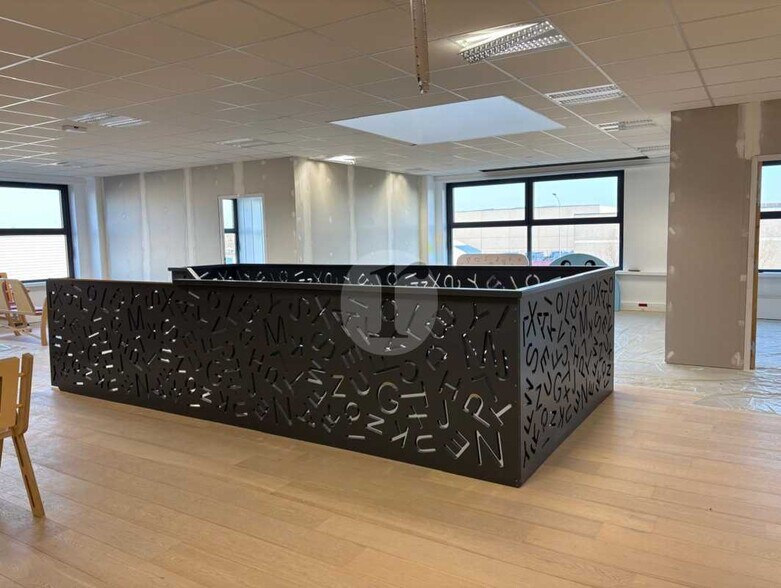 Flex in Pérenchies for lease - Interior Photo - Image 3 of 9