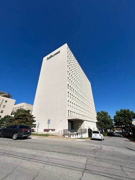 1145 S Utica Ave, Tulsa, OK à louer - Photo du bâtiment - Image 1 de 7
