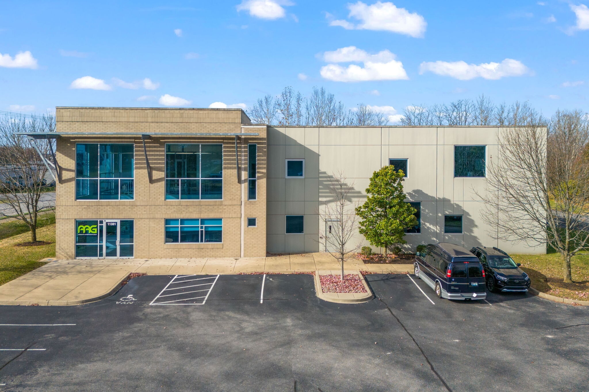 11301 Decimal Dr, Louisville, KY for lease Building Photo- Image 1 of 10