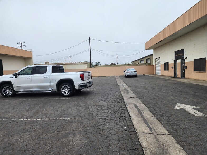 1501 E Tulare Ave, Tulare, CA for lease - Interior Photo - Image 3 of 18