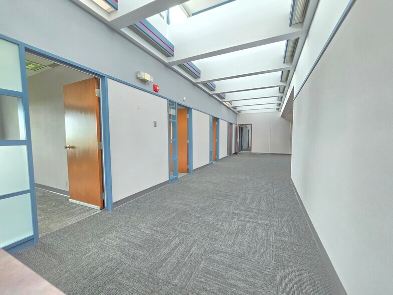 4512 46 St, Olds, AB à louer - Photo du bâtiment - Image 1 de 8