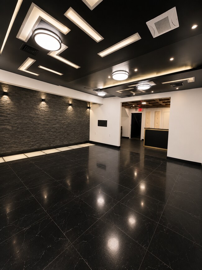 Plus de détails pour 133-42 37th Ave, Flushing, NY - Commerce de détail à louer