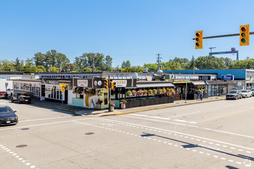 1470-1490 Pemberton Ave, North Vancouver, BC for lease - Primary Photo - Image 1 of 2
