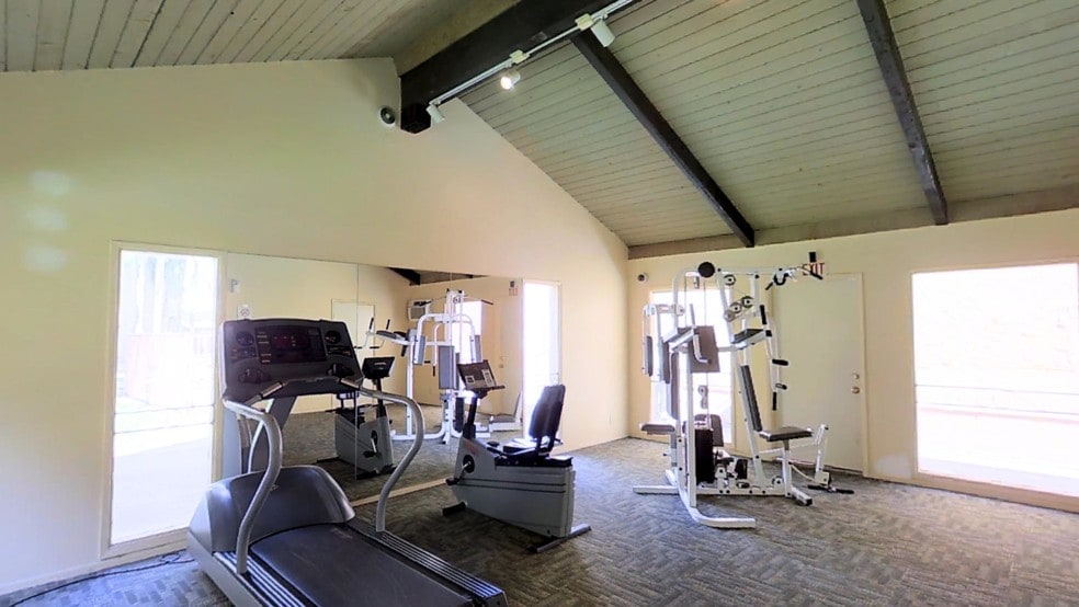 1005 Via Zapata, Riverside, CA for sale - Matterport 3D Scan - Image 3 of 33