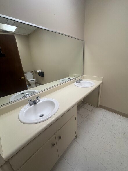 4355 Centergate St, San Antonio, TX à vendre - Photo du bâtiment - Image 2 de 18