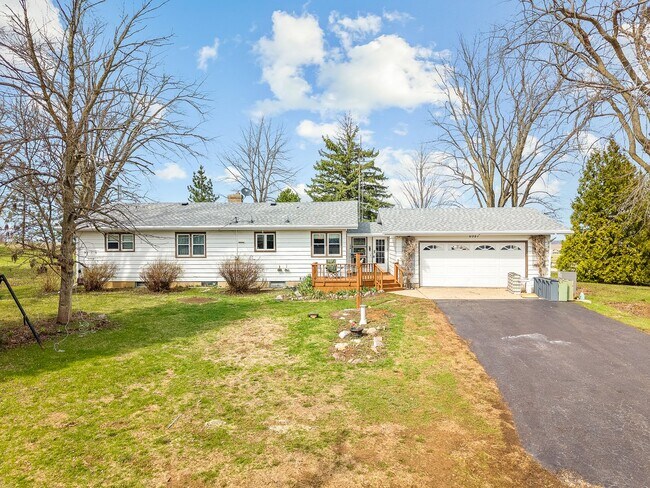 Plus de détails pour 2280 S Rock City Rd, Ridott, IL - Multi-résidentiel à vendre