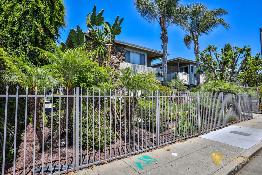 2015-2021 Chariton St, Los Angeles, CA à vendre - Photo du bâtiment - Image 3 de 25