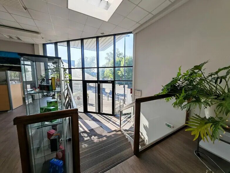 Industriel dans Champigny-sur-Marne à vendre - Photo du bâtiment - Image 3 de 23