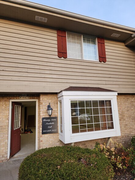 N87W16420 Appleton Ave, Menomonee Falls, WI for lease - Building Photo - Image 2 of 4