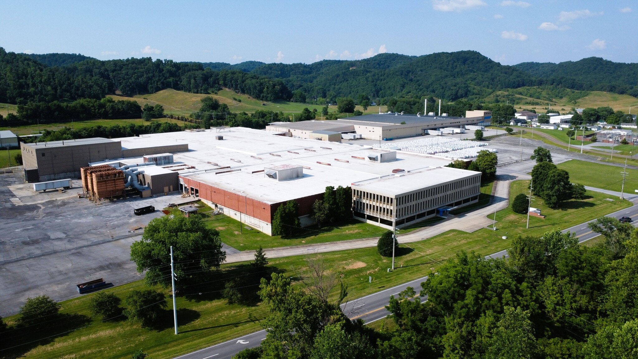 364 Exide Dr, Bristol, TN for lease Primary Photo- Image 1 of 7