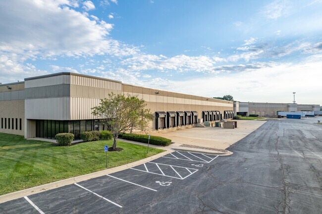 Plus de détails pour 10504-10630 W 79th St, Shawnee, KS - Industriel à louer