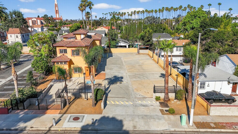 447 N Prairie Ave, Inglewood, CA à louer - Photo du bâtiment - Image 2 de 33