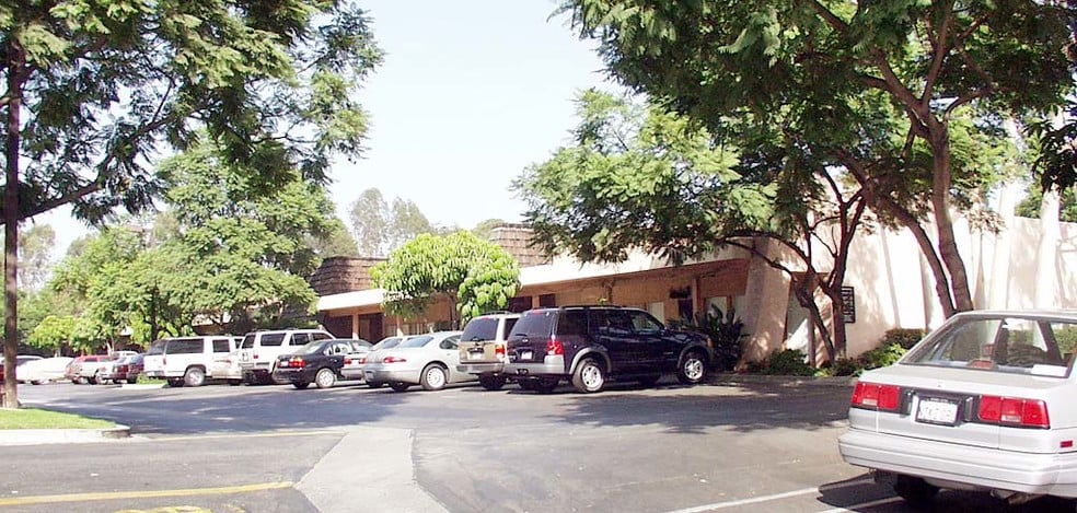 12631 E Imperial Hwy, Santa Fe Springs, CA à louer - Photo du bâtiment - Image 2 de 9