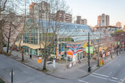 Robson Public Market - Entrepôt