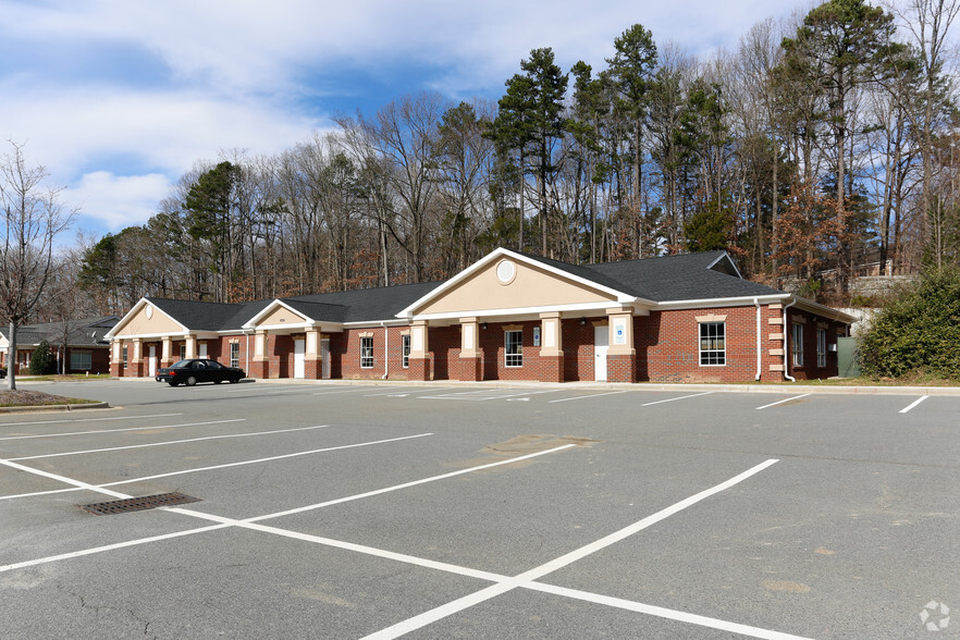 9719 Northeast Pky, Matthews, NC for lease - Primary Photo - Image 2 of 9