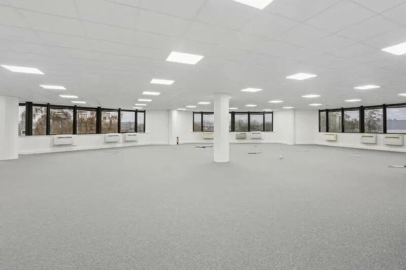 Office in Argenteuil for lease Interior Photo- Image 1 of 2