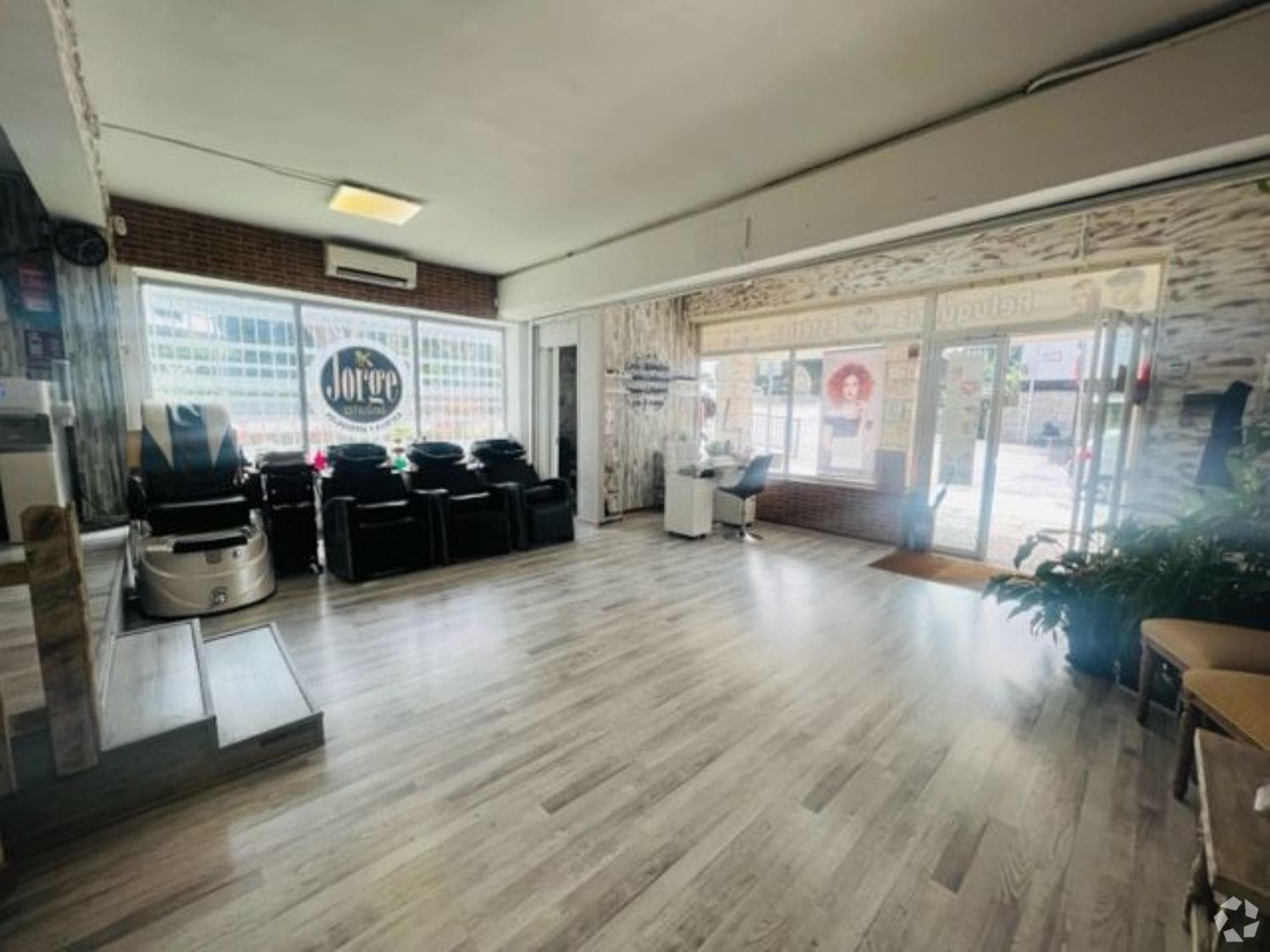 Retail in Torrelodones, Madrid for lease Interior Photo- Image 1 of 6