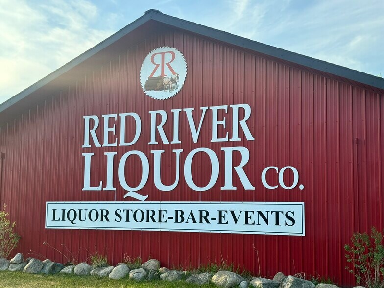 31075 MN-34 Hwy, Akeley, MN à vendre - Photo principale - Image 1 de 42