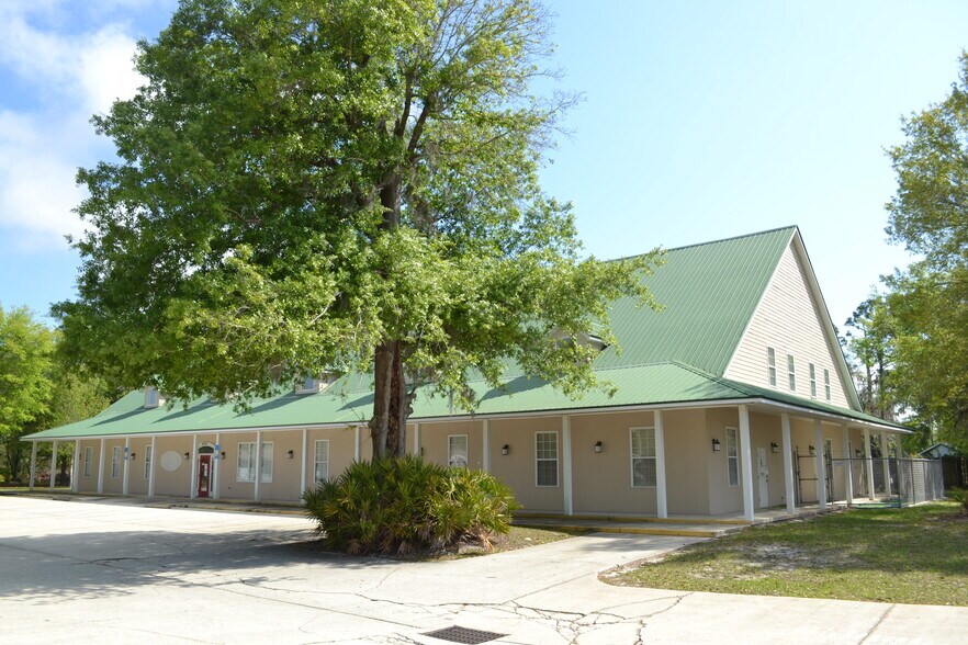 6050 Saint Johns Ave, Palatka, FL à louer - Photo du bâtiment - Image 3 de 3